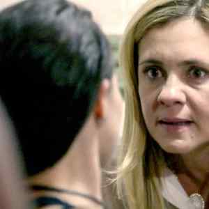 150615_2874319_Avenida_Brasil__Capitulo_48__Carmina_le_pide