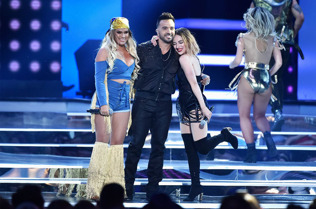 Karol-G-Luis-Fonsi-and-Paty-Cantu-show-2018-billbo